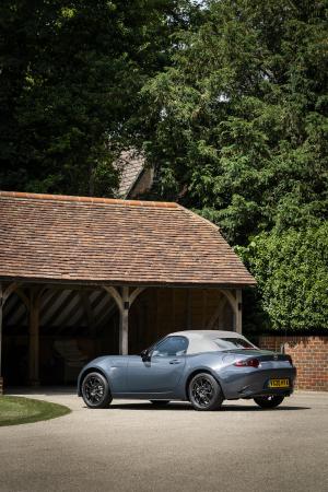 Mazda MX-5 R-Sport 2020 года  (UK)